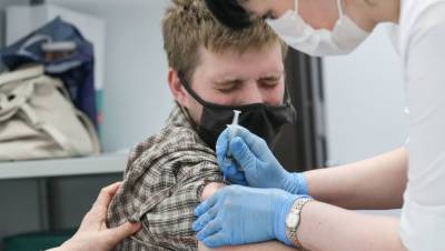 Частным клиникам России разрешили бесплатно вакцинировать граждан