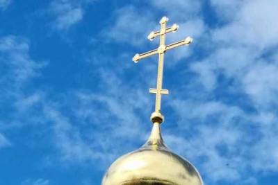 На одной из церквей Серпухова установили крест