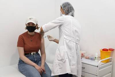 Путин подписал закон о бесплатной вакцинации от COVID-19 в частных клиниках