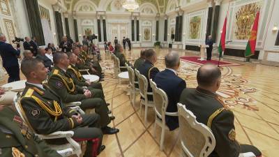 Президент Беларуси вручил государственные награды заслуженным деятелям