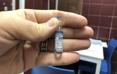 Все равны: Мишустин поручил организовать прививки для чиновников