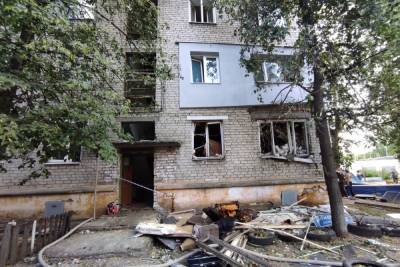 Жильцам пострадавшего от взрыва дома на ул. Светлоярской окажут матпомощь
