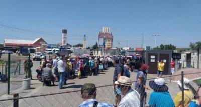 Вчера через КПВВ «Станица Луганская» прошло почти 3800 человек.