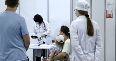 В Киеве Центр COVID-вакцинации с 5 июля будет работать ежедневно