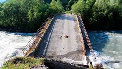 Пограничники ФСБ оказались отрезаны после обрушения моста в Абхазии