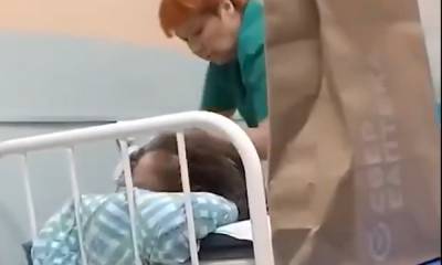 Санитарка побила пациентку, которая часто кричит