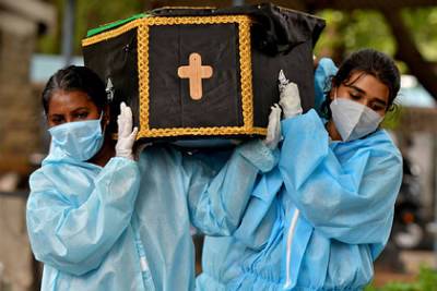 Индия поставила рекорд по смертям от коронавируса