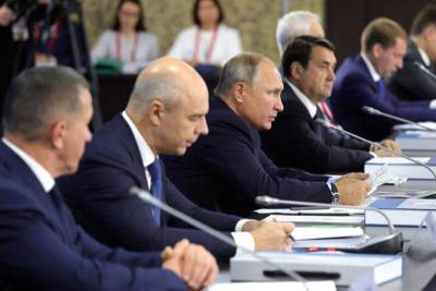Кремль: Путин пока не планирует контакты в связи со встречей ОПЕК+