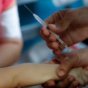 В МОЗ от коронавируса хотят привить детей из группы риска