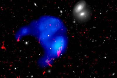 В космосе нашли загадочное облако размером с галактику