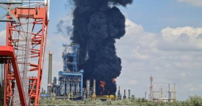 На крупнейшем нефтезаводе Румынии прогремел мощный взрыв: есть пострадавшие (ФОТО, ВИДЕО)