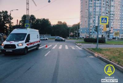 В Петербурге разыскивается совершивший наезд на ребенка водитель мопеда