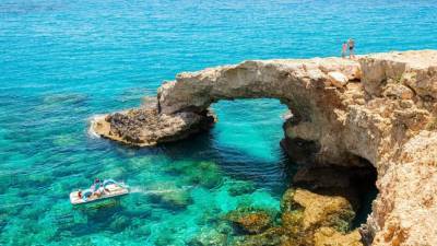 Власти Кипра изменили правила въезда туристов в страну