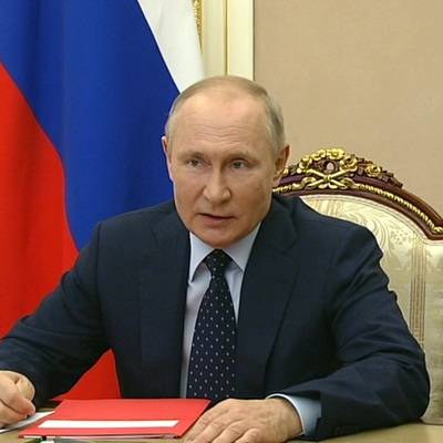 Путин провел оперативное совещание с членами Совета безопасности России