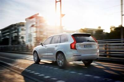 Volvo отзывает в России 12 внедорожников XC90