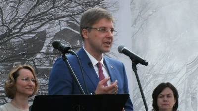 «Русофобская выходка»: мэру Риги запретили въезд в Россию