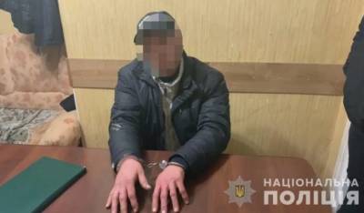 В Одессе мужчина несколько лет избивал и насиловал жену с дочерьми