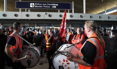 Сотрудники аэропорта «Шарль-де-Голль» устроили забастовку