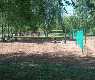 В Глазове строят новую площадку для занятий пляжным волейболом