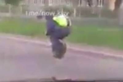 В Киеве заметили мужчину, разогнавшегося на моноколесе до 60 километров в час