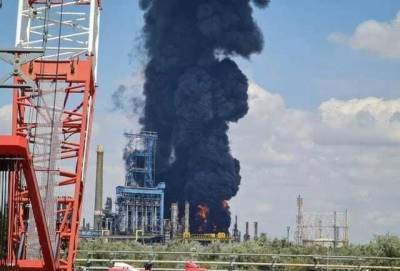 В Румынии произошел взрыв на крупнейшем нефтезаводе, много пострадавших