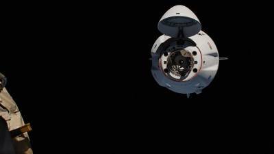 На корабле Crew Dragon оборудовали туалет над головами астронавтов