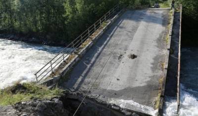 Военные части ФСБ РФ оказались отрезанными в результате обрушения моста в Абхазии
