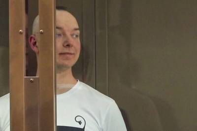 Адвокат заявил, что ФСБ опасается побега Сафронова за рубеж