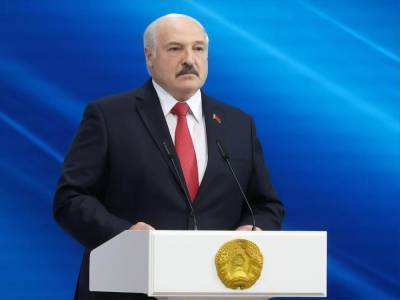 "С Лукашенко явно что-то происходит". Офис президента ответил на обвинения о "потоках оружия и террористов" из Украины в Беларусь