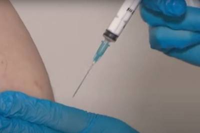 В России более миллиона человек привились вакциной «ЭпиВакКорона»