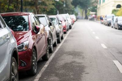 За неделю с парковок Петербурга эвакуировали 440 автомобилей