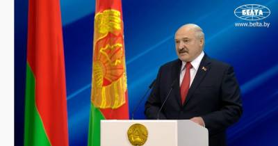 "Пистолет привезли из Украины": Лукашенко рассказал о попытке убийства журналиста Азарёнка