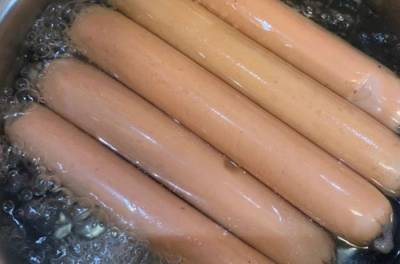 Школа на Херсонщине провела тендер на покупку четырёх сосисок