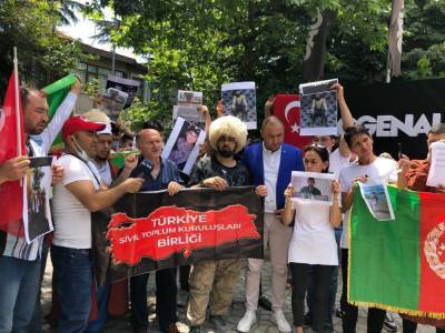 В Турции протестующие потребовали от властей Афганистана найти похищенного мальчика из семьи этнических туркмен