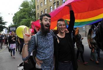 Гей-парад в Вологде, резкое похолодание и выплаты привившимся: обзор новостей дня