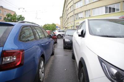 4,5 тысячи нарушителей правил парковки нашли в Петербурге за неделю