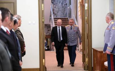 Путин намерен пролить предельный срок службы высшего офицерского состава