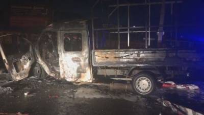 Пьяный водитель «Газели» устроил огненное ДТП в Тюмени — кадры с места аварии