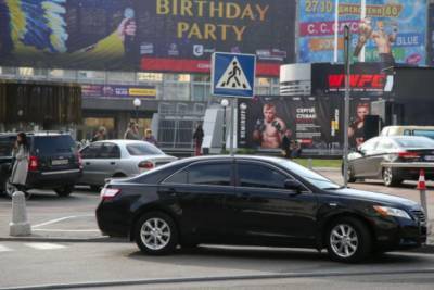 В Киеве утверждены новые парковочные зоны: сколько теперь придется платить