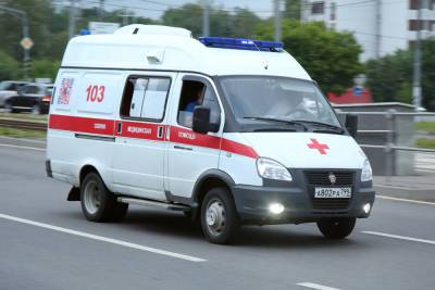 Женщину-водителя в Москве серьезно травмировал предмет, влетевший в лобовое стекло