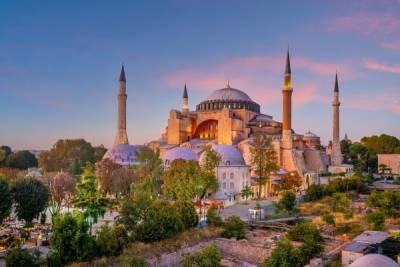 Туроператоры начали снижать стоимость туров в Турцию