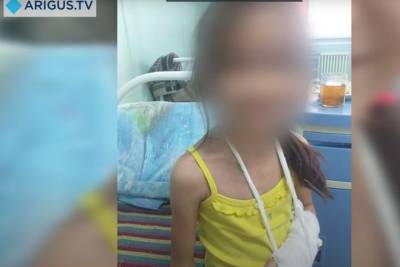 Жительница Бурятии наказала свою дочь за шалость, отрезав ей два пальца