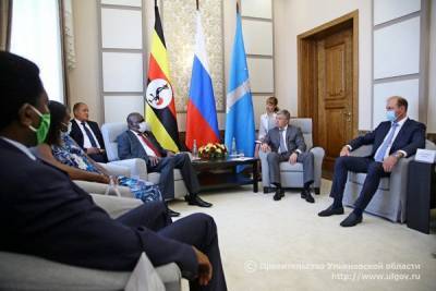 Алексей Русских обсудил перспективы сотрудничества Ульяновской области и Уганды