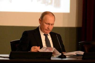 Решение об объединении ПФР и ФСС нужно принимать в диалоге с социальными партнерами - Путин