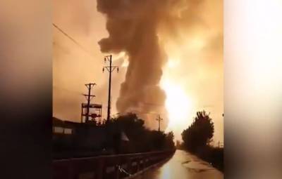 В центральной провинции Китая на заводе произошел взрыв