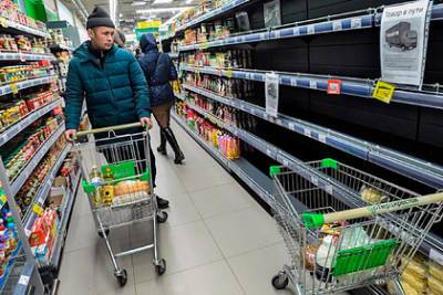 Россиян предупредили о риске пустых полок в магазинах
