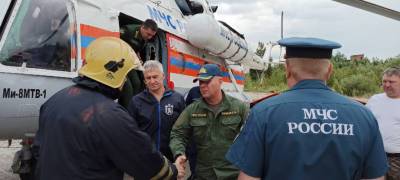 Глава МЧС России прилетел в Карелию, где полыхают лесные пожары (ФОТО)