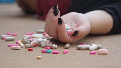 В Челябинской области 3 девочки отравились таблетками