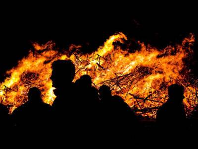 «Платите — будем тушить»: жители окруженного огнем карельского поселка рассказали, как им отвечали на просьбы о помощи