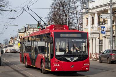Ярославцы массово пересаживаются на трамваи и троллейбусы